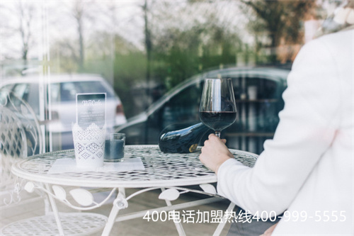(正规400电话办理多少钱一部)(400电话申请哪家代理商更为正规？怎样辨别正规性？)